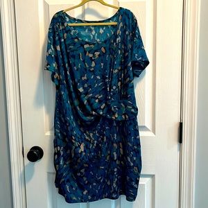 Liz Lange Maternity dress size L blue, green, grey, tan pattern